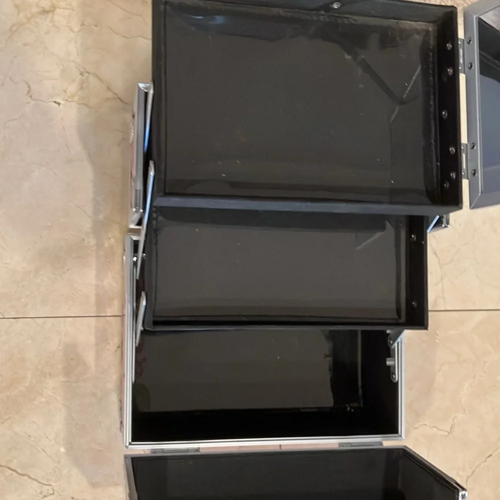 Makeup Case!!!Perfect for storing makeup.